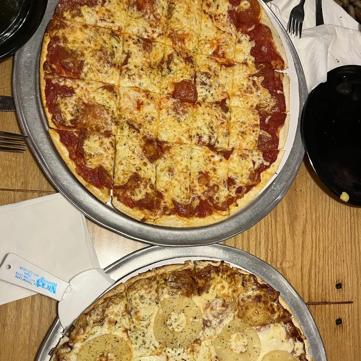 Pepperoni Pizza & Hawaiian Pizza