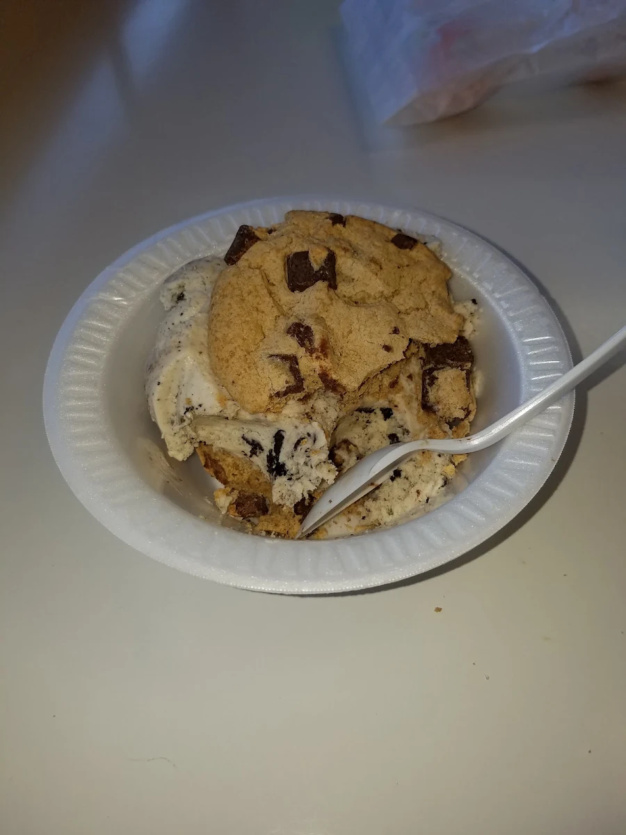 Chocolate Chip Cookie
