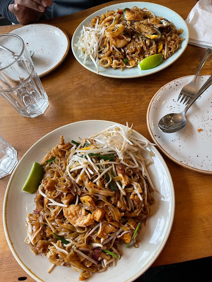 Pad Thai Noodles Chicken, Paddler, Thai boat noodles