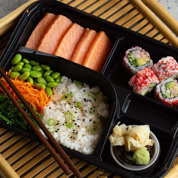 Bento Poulet Grillé Et Maki Grilled Chicken & Maki Bento
