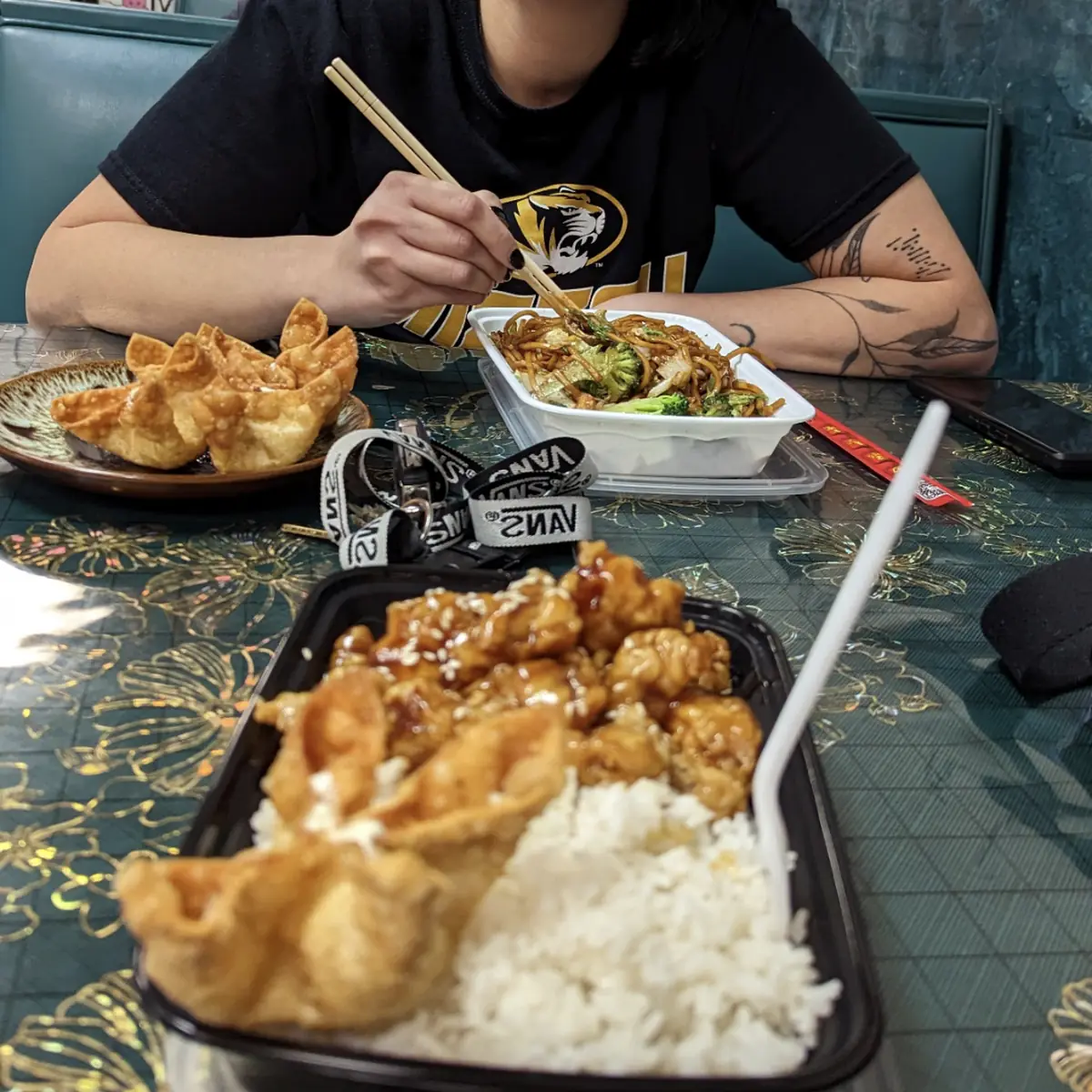 Sesame Chicken White Rice and Crab Rangoon