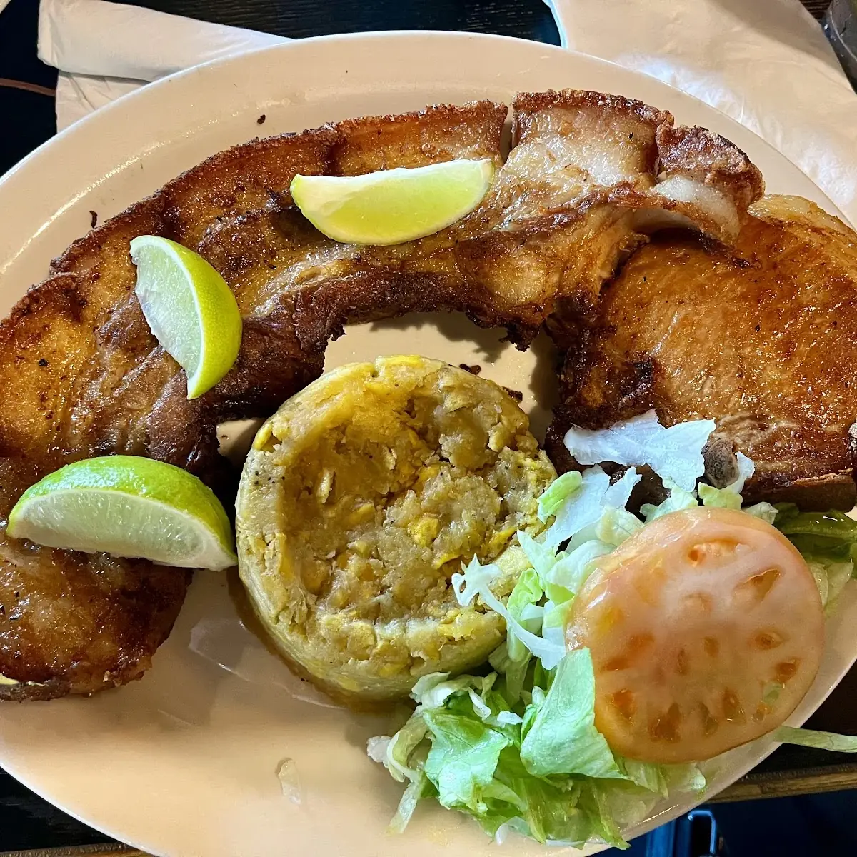 Chuleta Kan Kan Con Mofongo