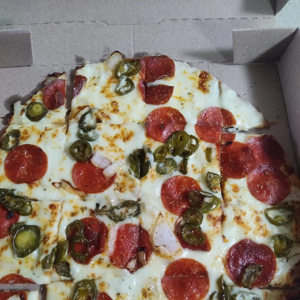Thin Crust Alfredo Pizza