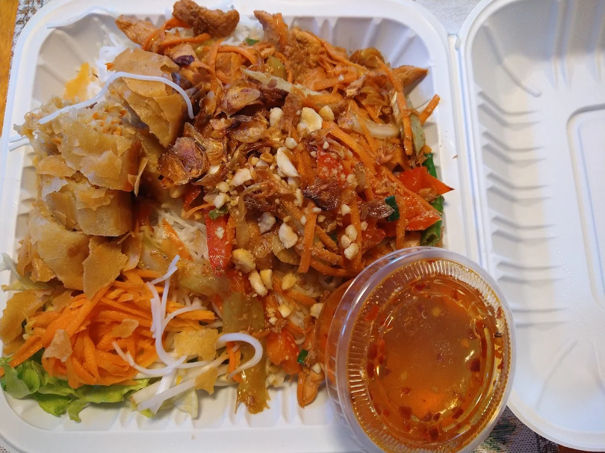 Vermicelli w Grilled Chicken, PHO VN Restaurant
