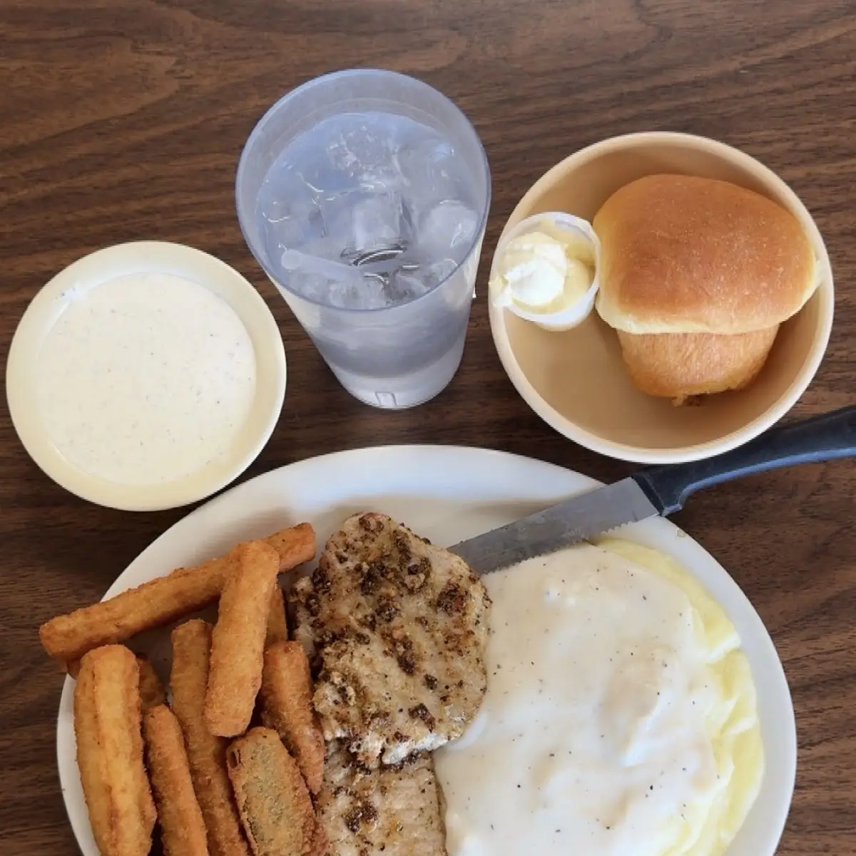 Mashed Potatoes w White Gravy