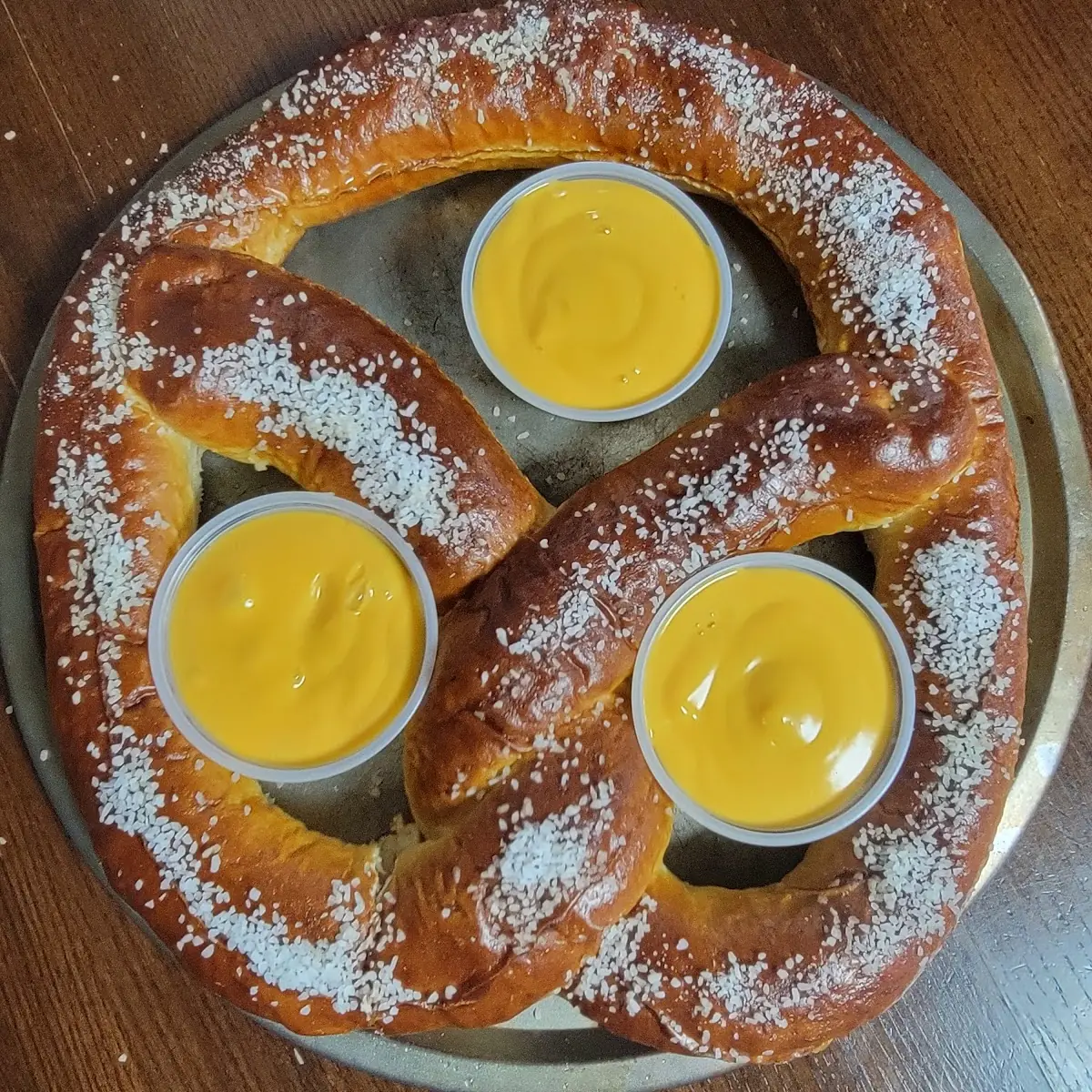 Giant Pretzel w Cheese