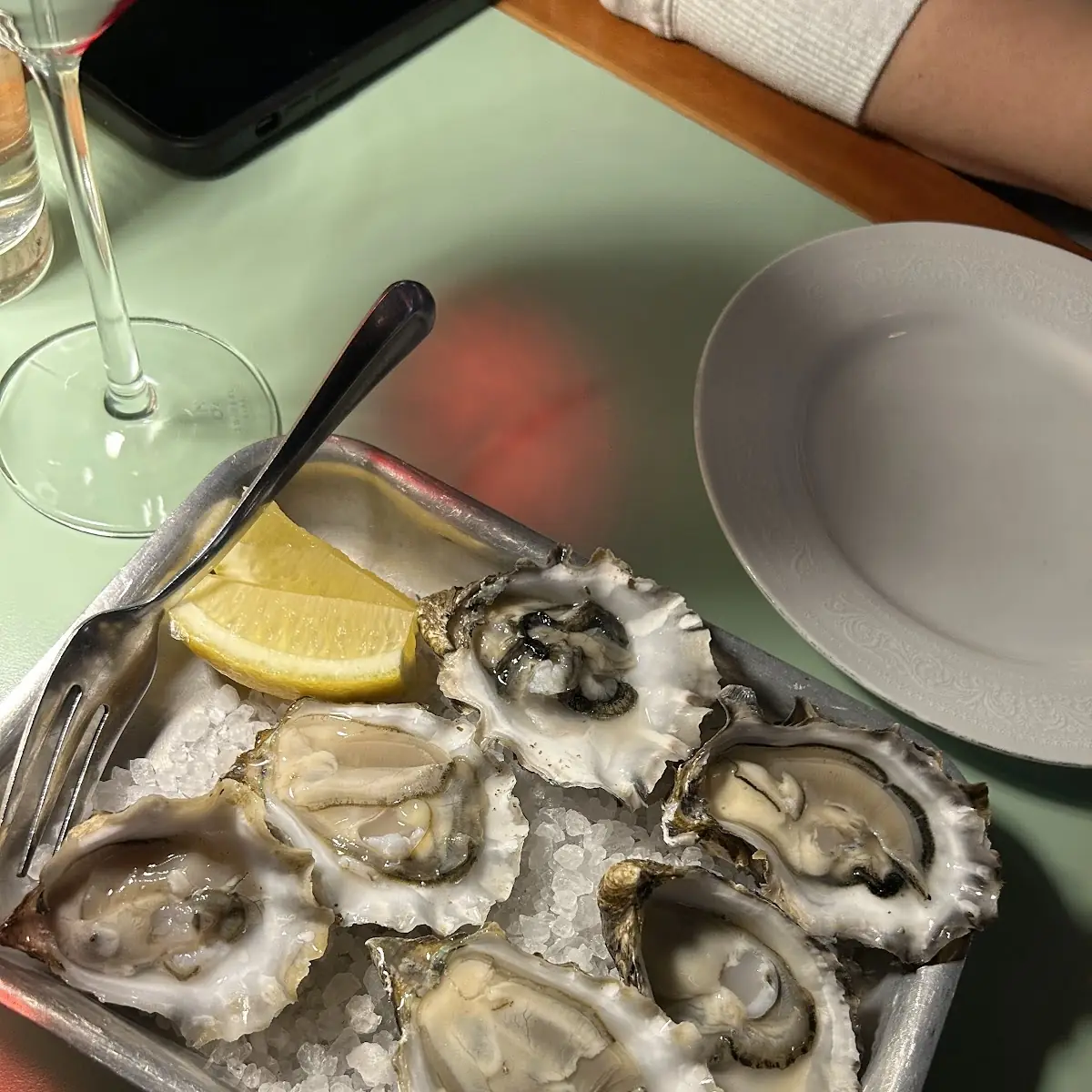 Oysters on the Half Smell