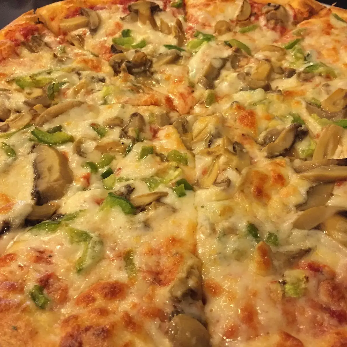Green Pepper and Mushroom Pizza
