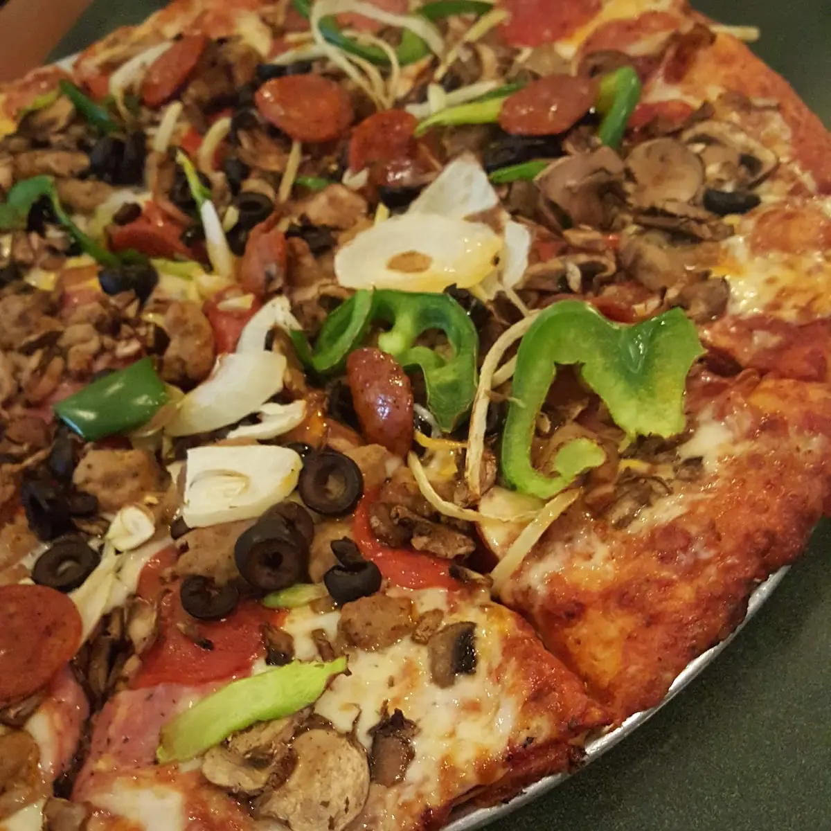 Deluxe Pizza