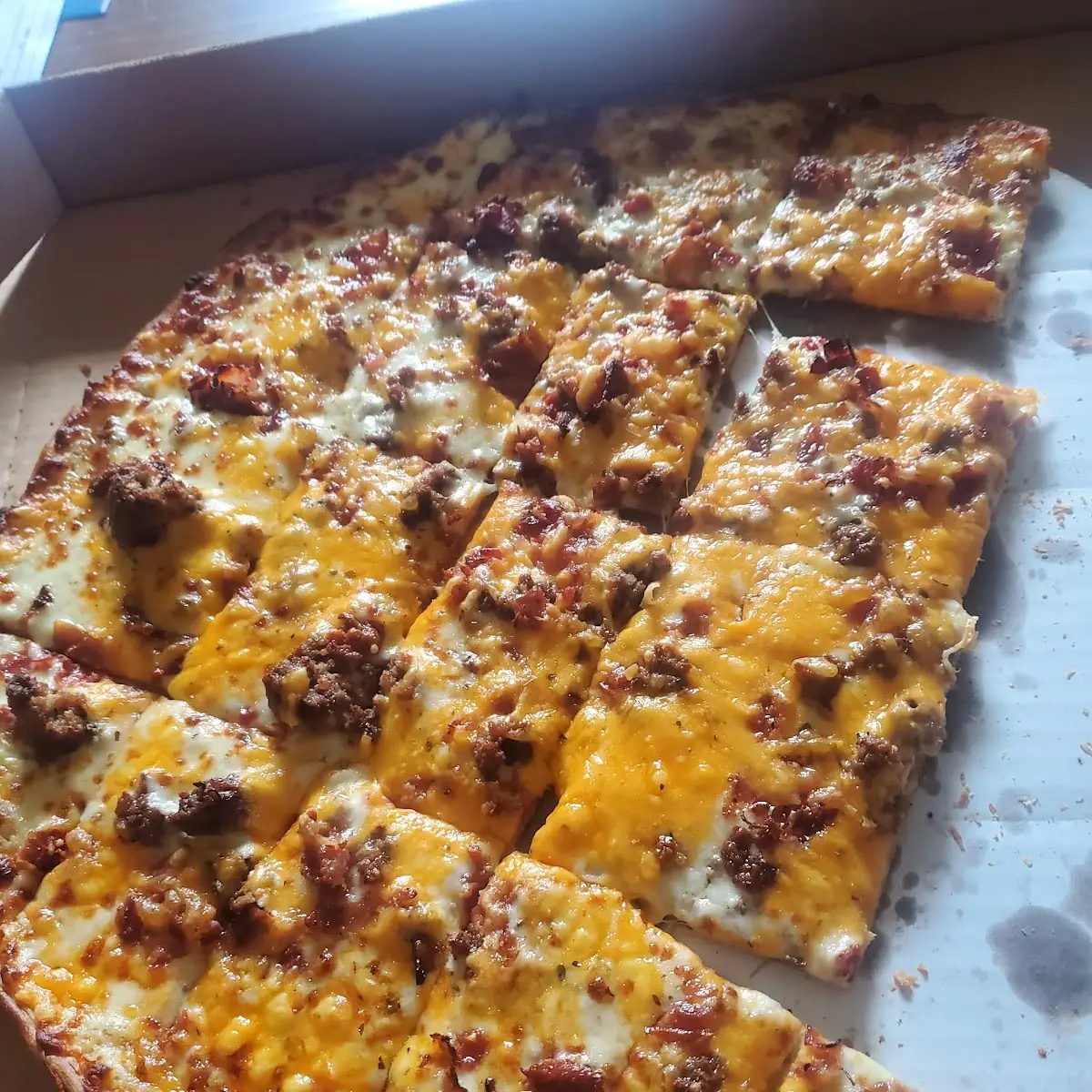Bacon Cheeseburger Pizza