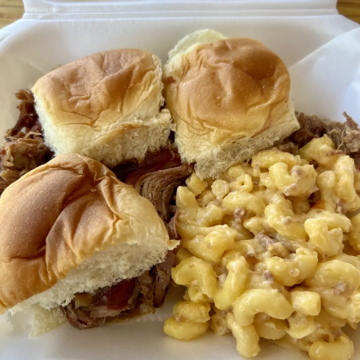Sliders with Mac & Cheese