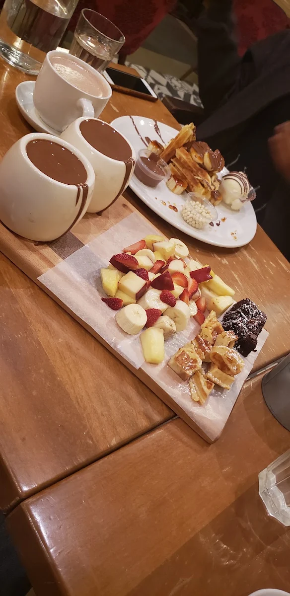 Chocolate Fondue, CACAO 70 Eatery