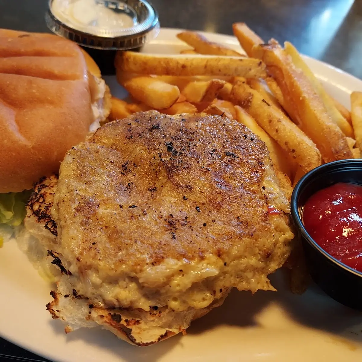 Pelican’S House Made Crab Cake Sandwich