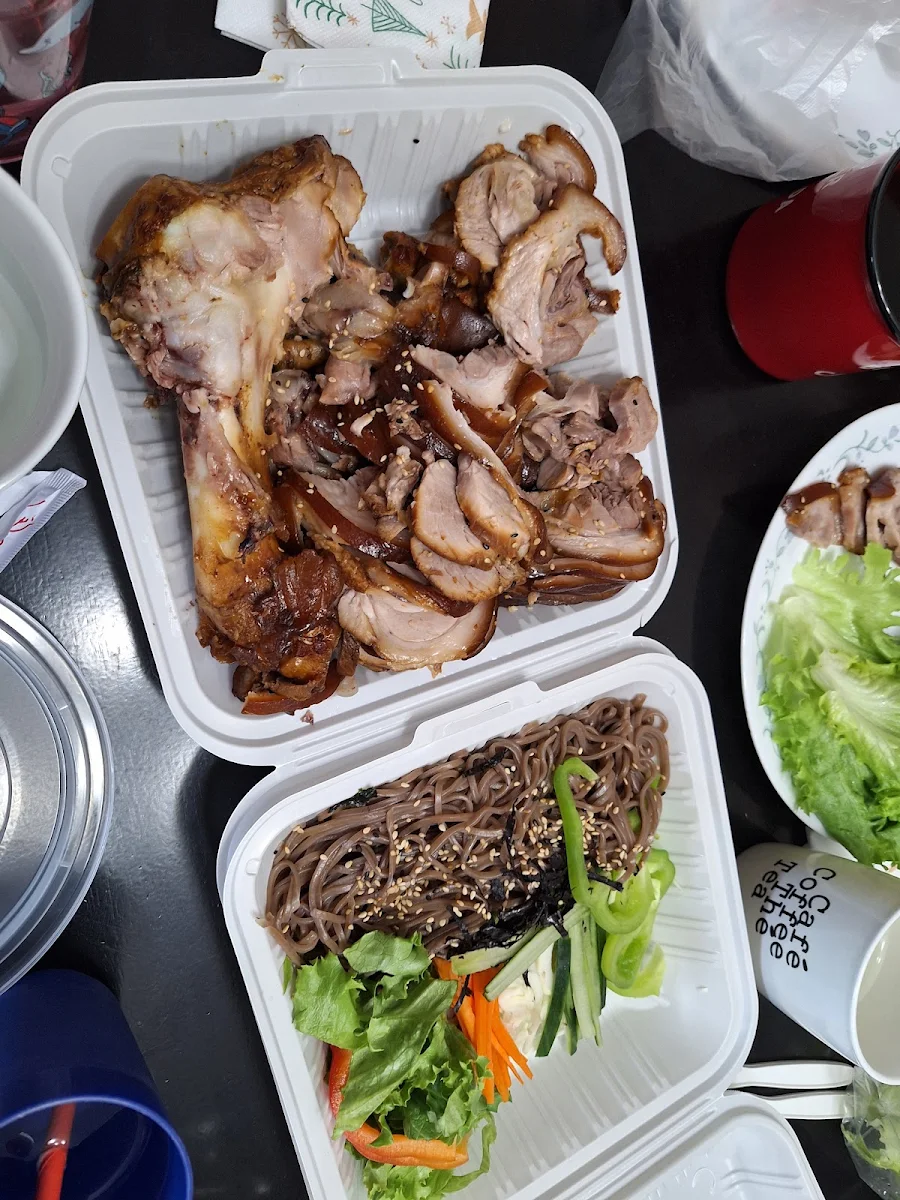 Jokbal and Cold Noodles, God of Jokbal