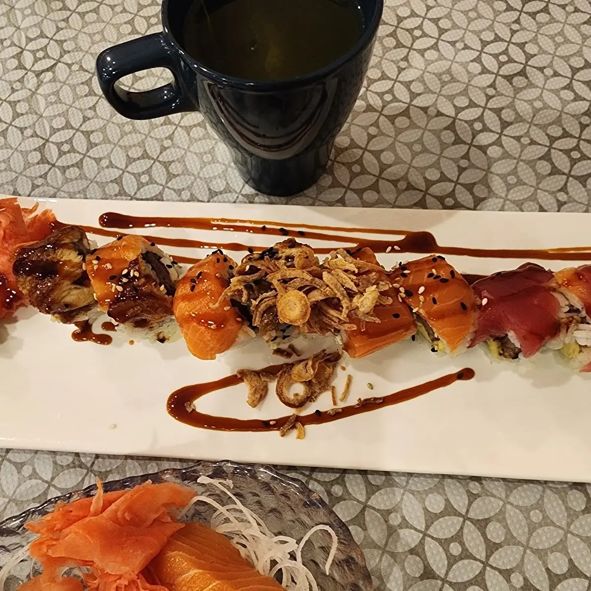Salmon Maki 6