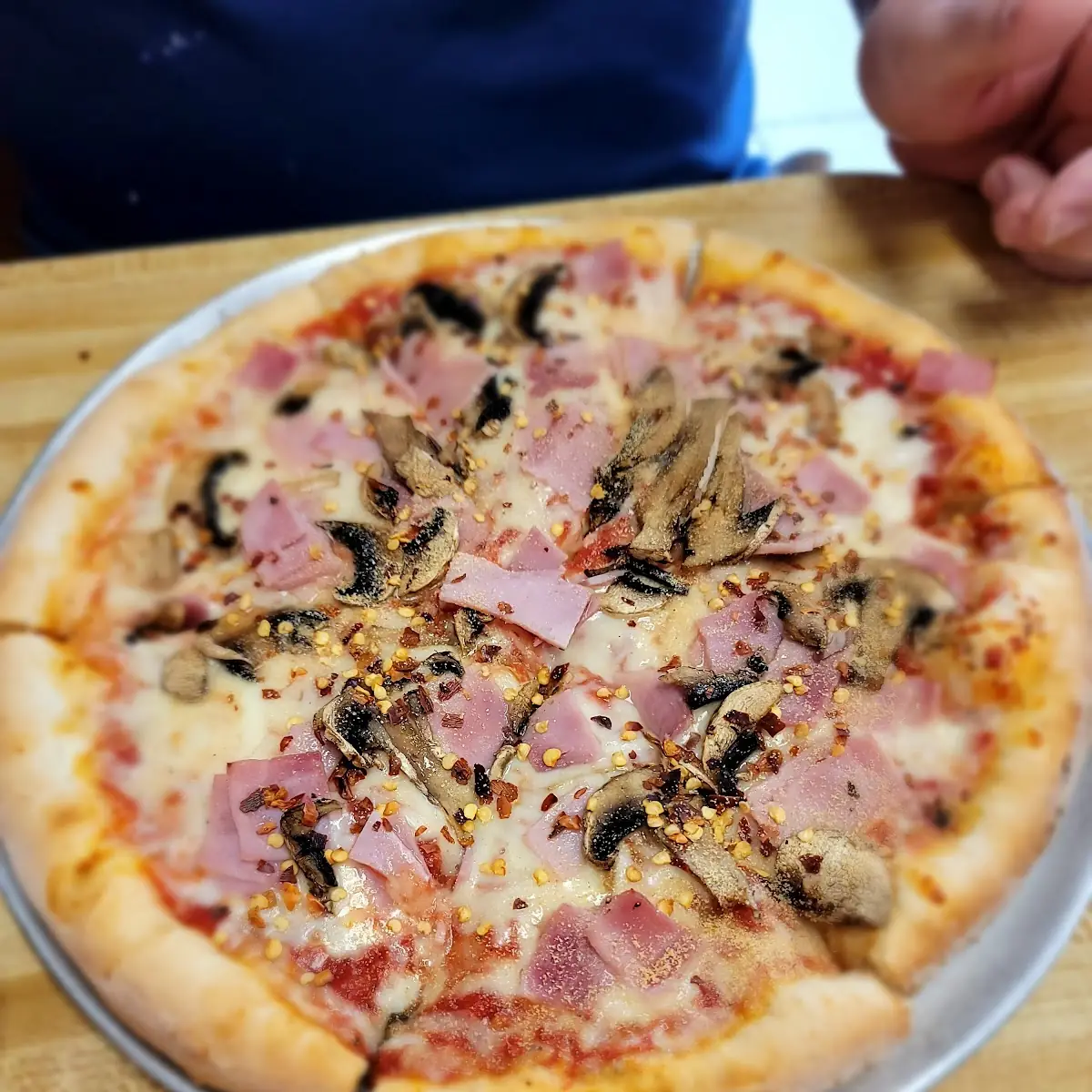 Ham and Mushrooms Pizza