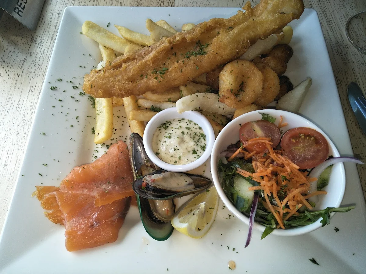 Seafood Platter M, Furner's Hotel