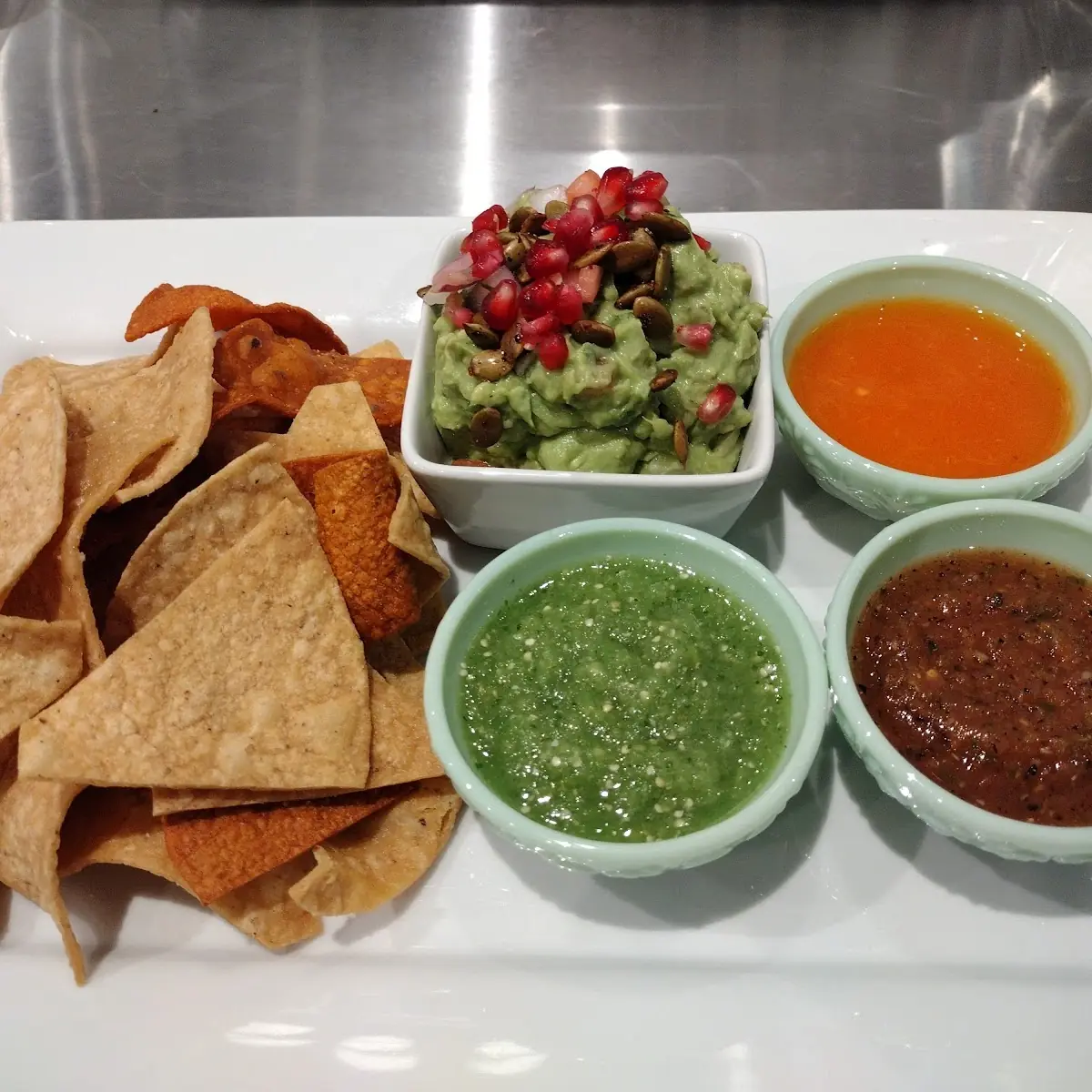 Guacamole Chips & Salsa