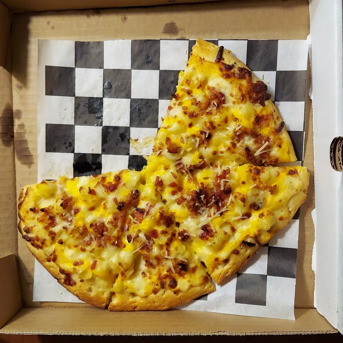 Mac & Cheese Pizza