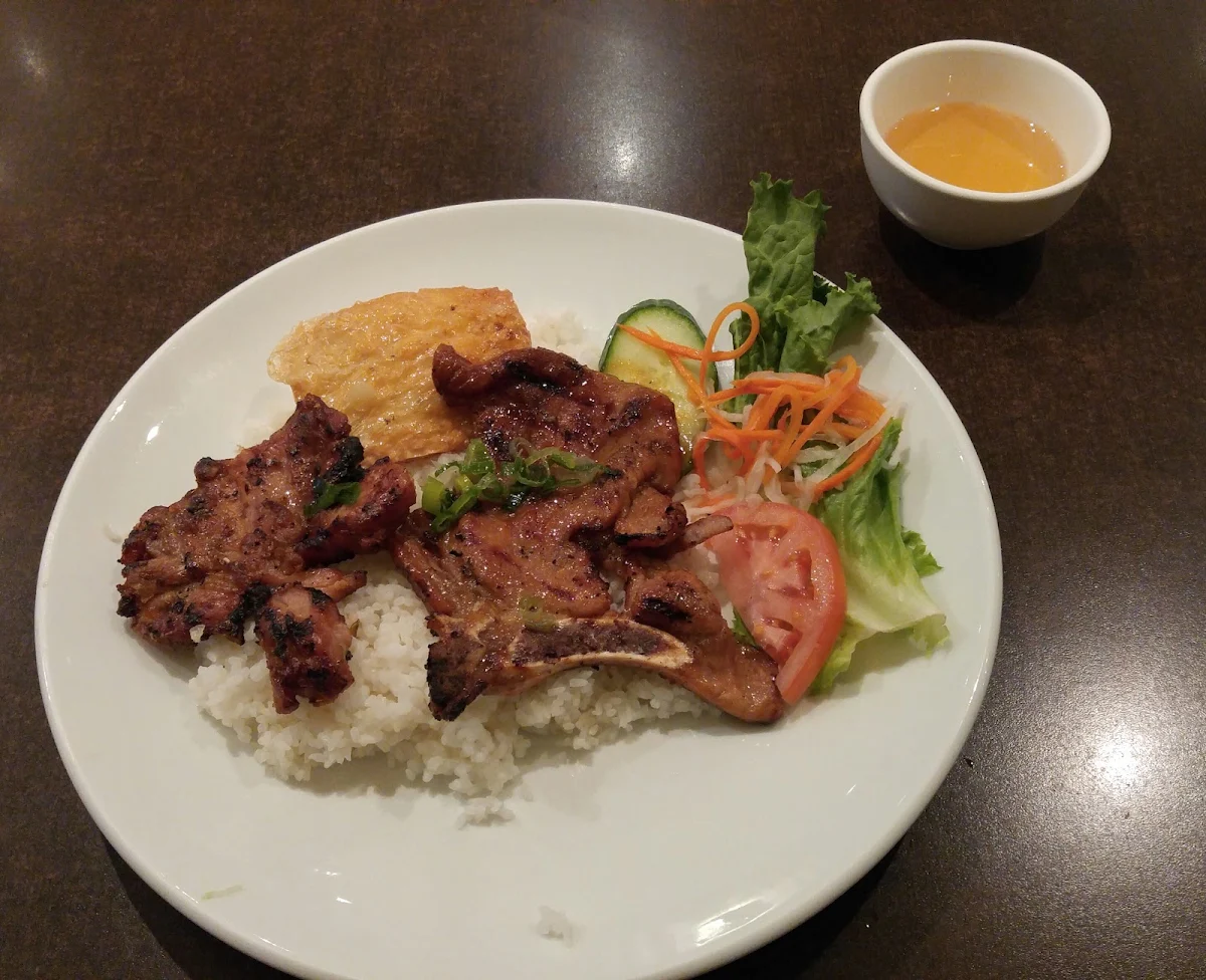 B07 . Bún Tôm Nướng / Grill Jumbo Shrimp with Vermicelli