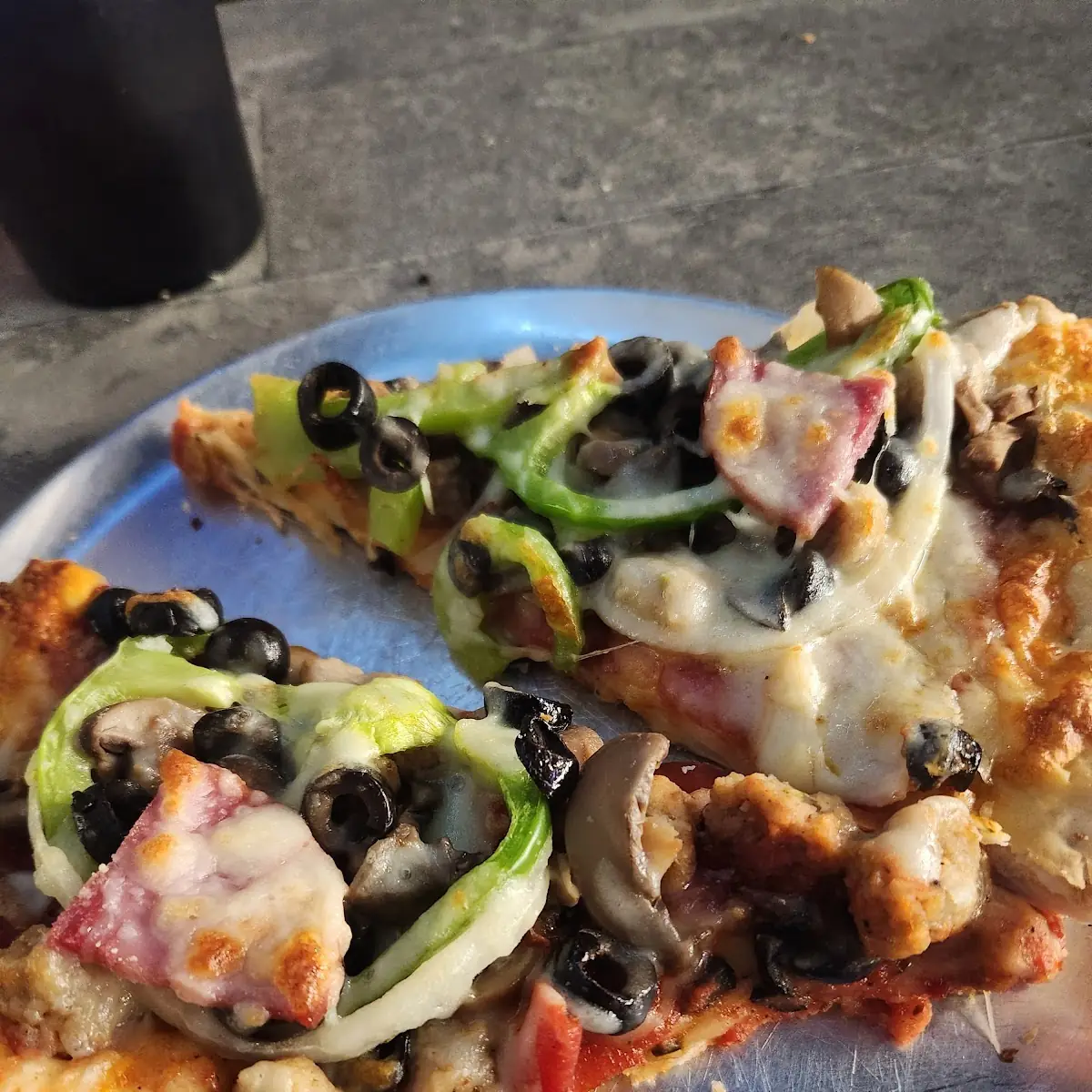 16 Supreme Pizza Slice