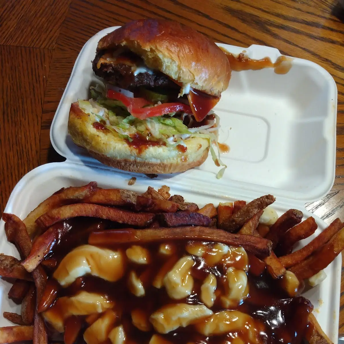Cheeseburger and Poutine, Simon’s Prime Hamburger