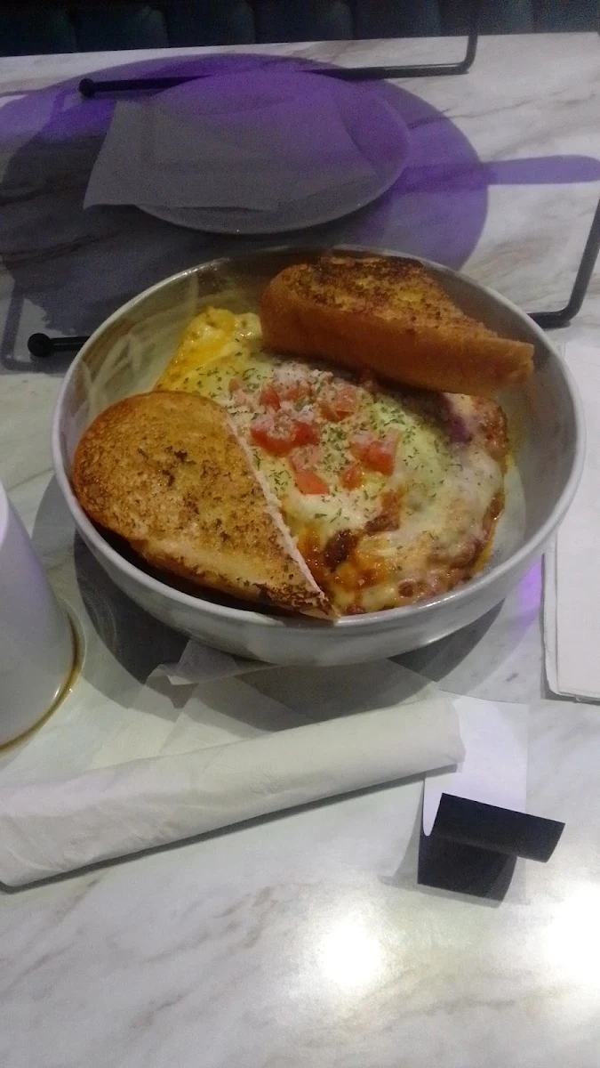 Baked Lasagna with Garlic Toast, Lulu's Kitchen