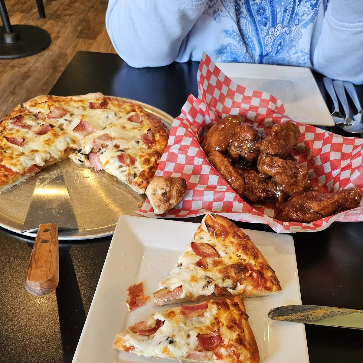 Highlights, Nappo's Sports Bar and Pub