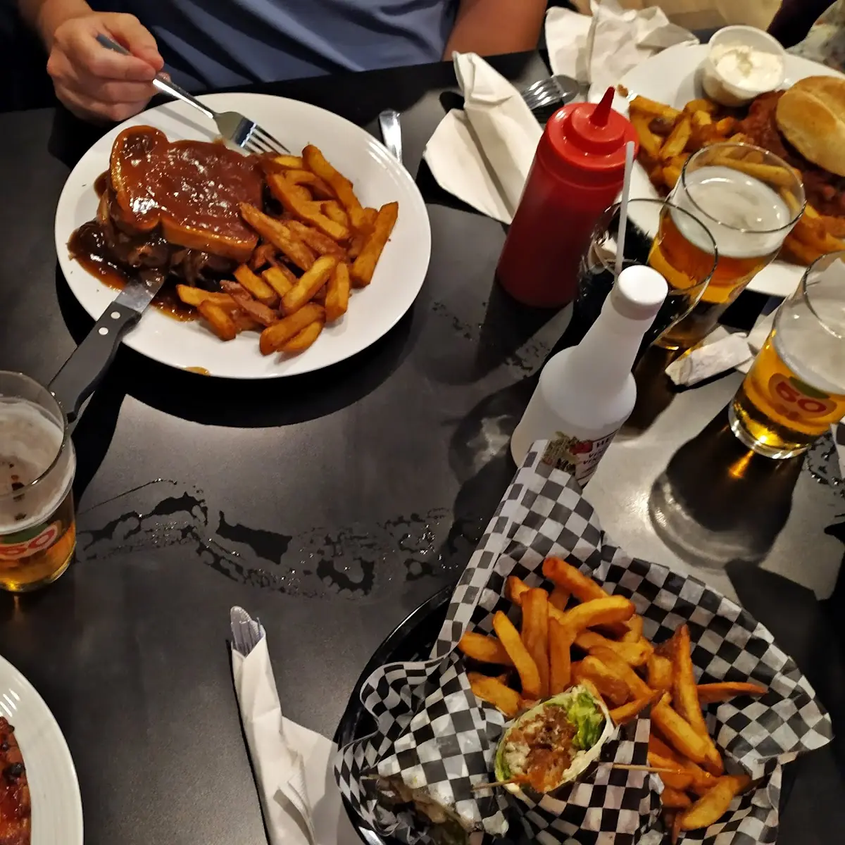 Highlights, Nappo's Sports Bar and Pub