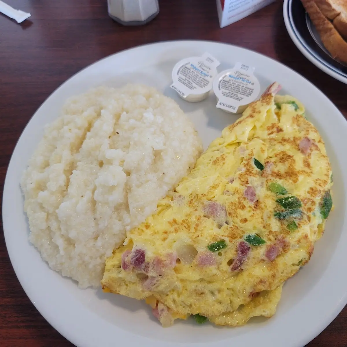 Western Omelette with Grits
