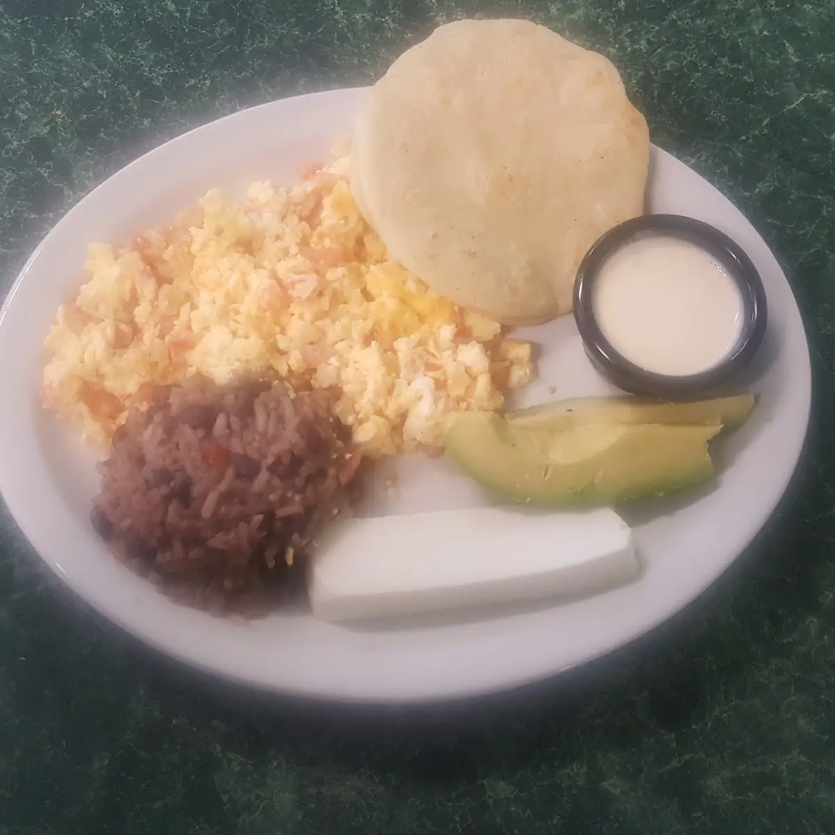 Plato Salvadoreno