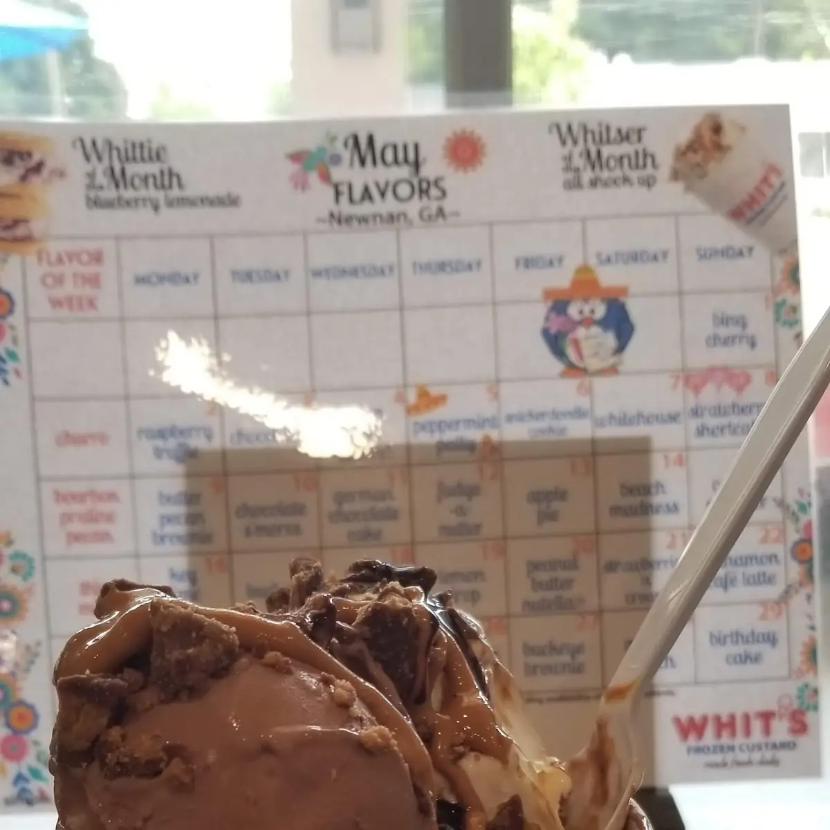 Venalla & Chocolate Ice Cream Sundae