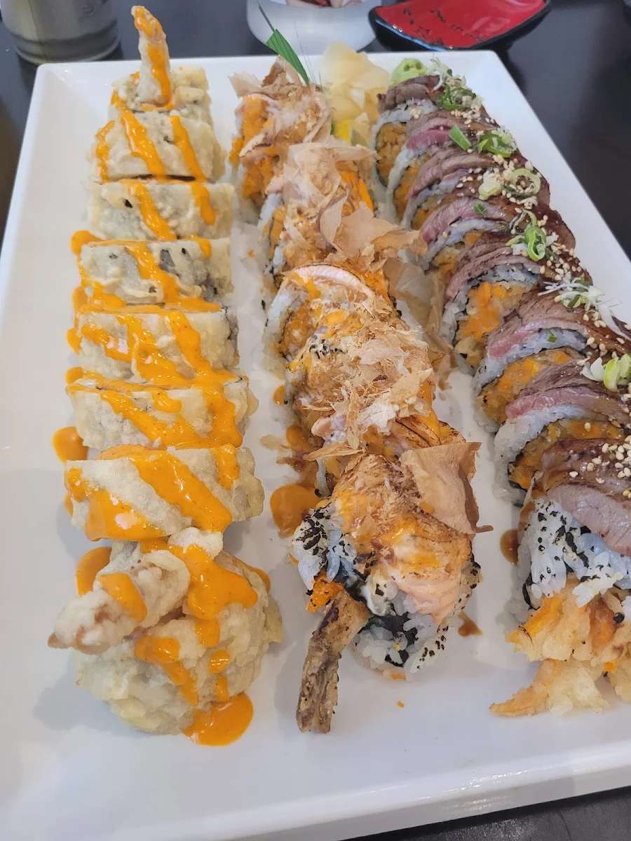 Fire Dragon Roll Cowboy Roll and Rocket Roll, Oyaji Sushi (à la carte)