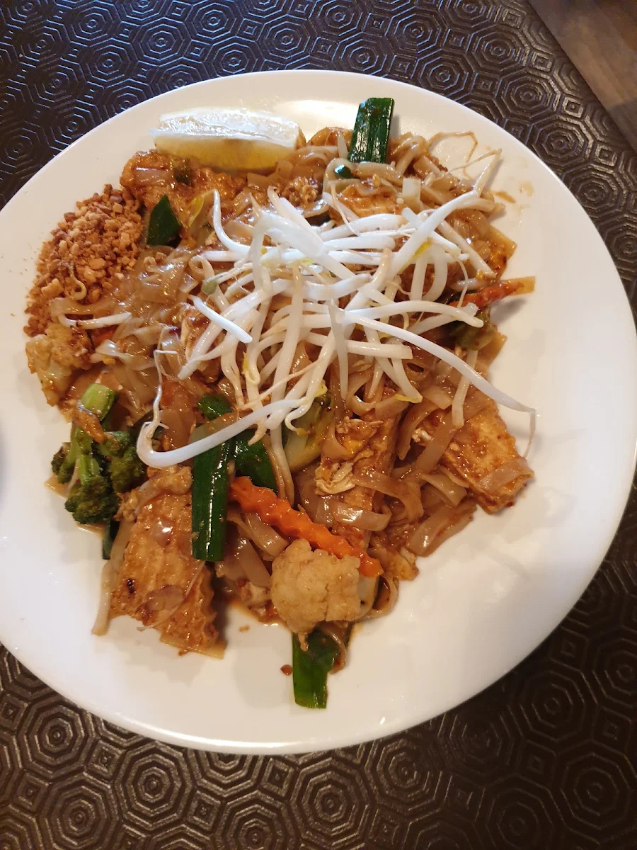Highlights, Thai by Night