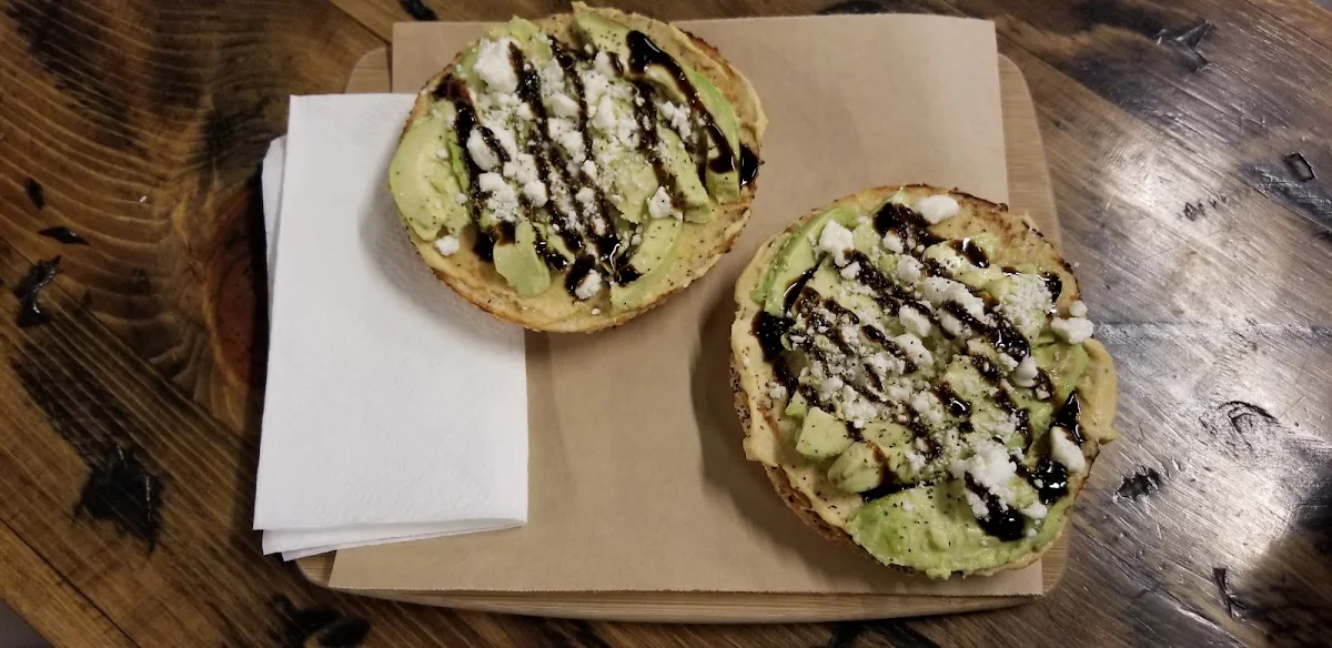 Hummus Toasted Everything Bagel