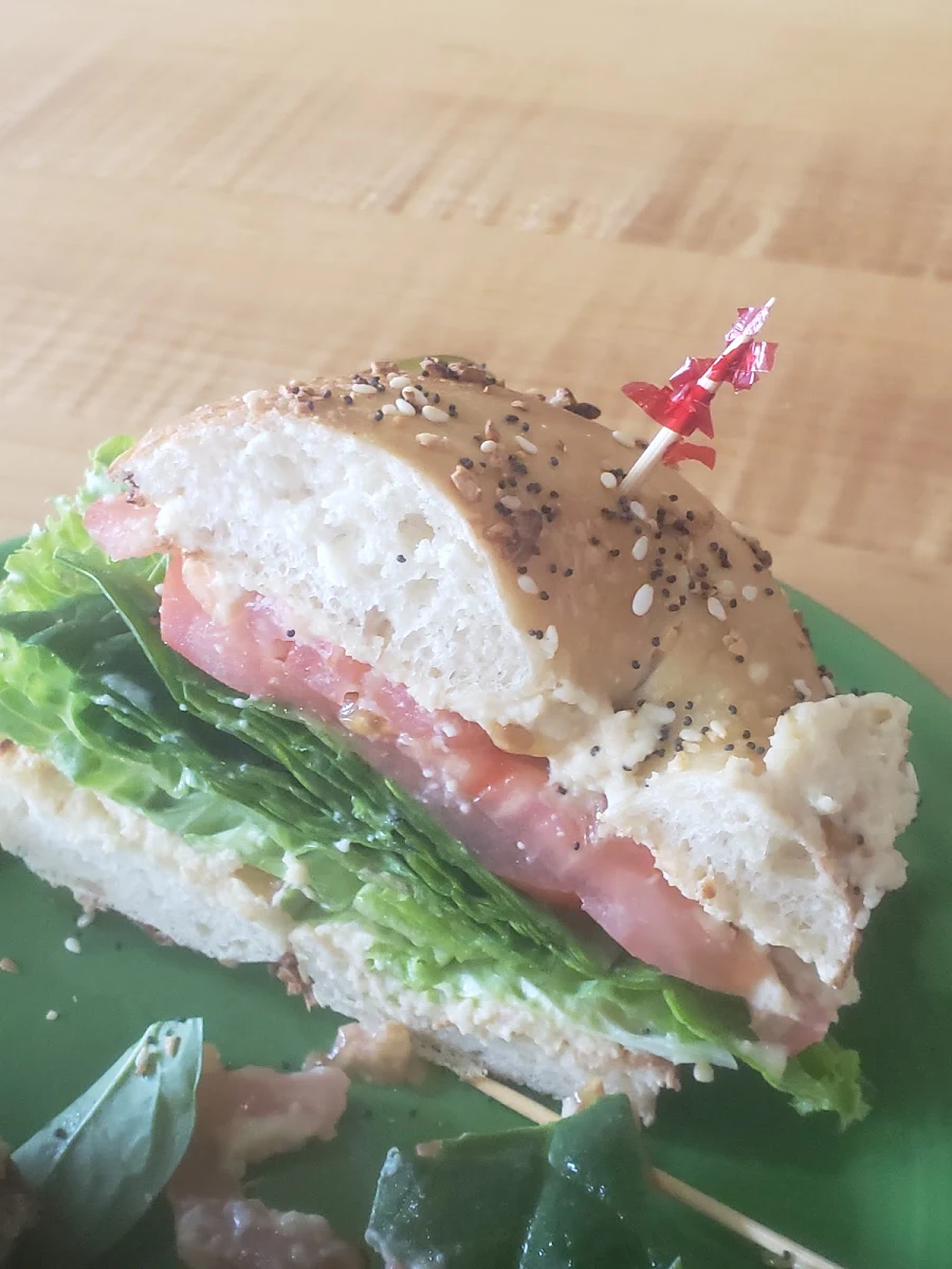 Vegan Bagel with Hummus