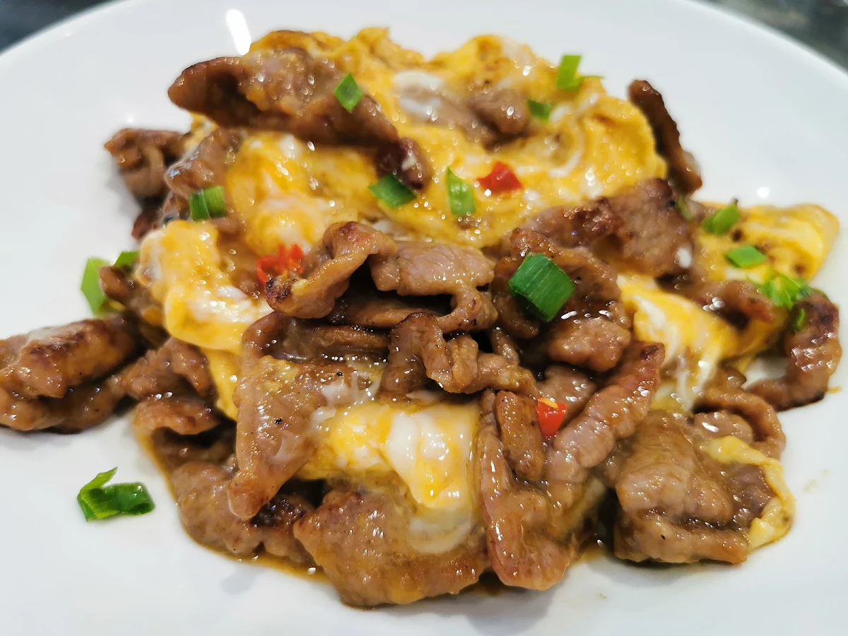 Beef and Scrambled Eggs with Rice, Cordial Cafe
