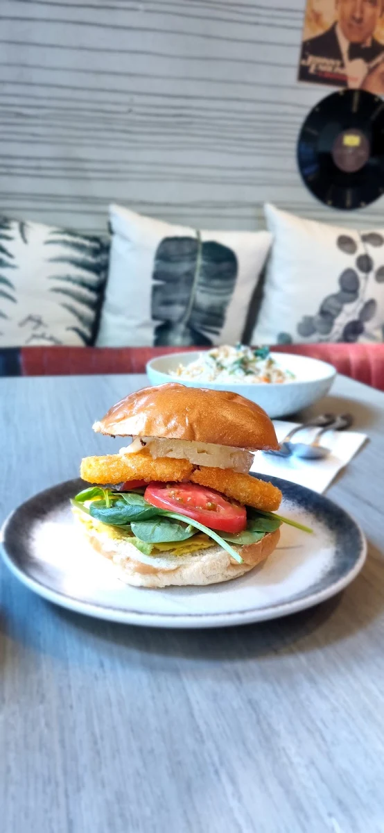 Personalised Burger with Pinapple and Hashbrown, Cordial Cafe