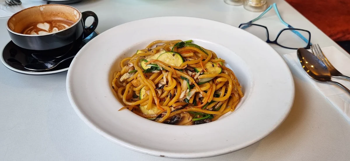 Vegetarian Chow Mien, Cordial Cafe