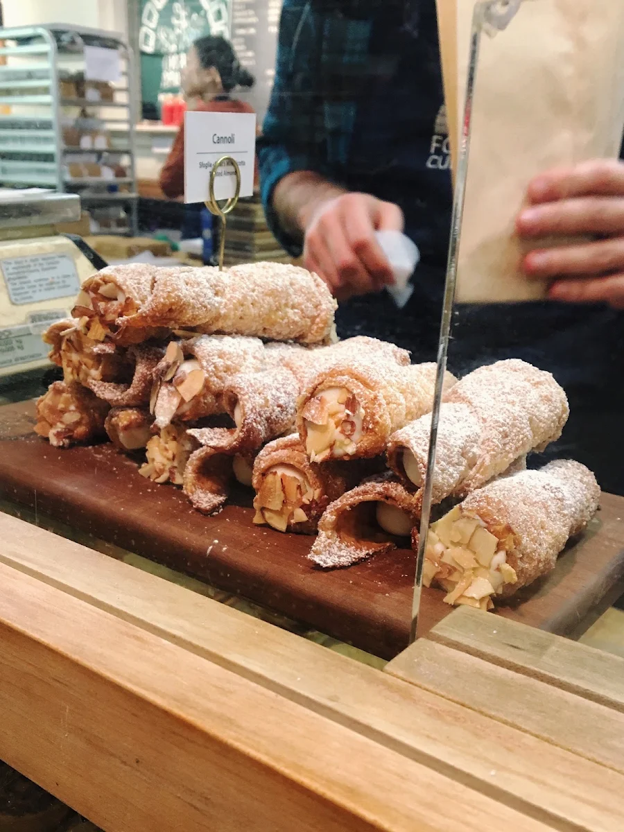 Cannolis, Forno Cultura