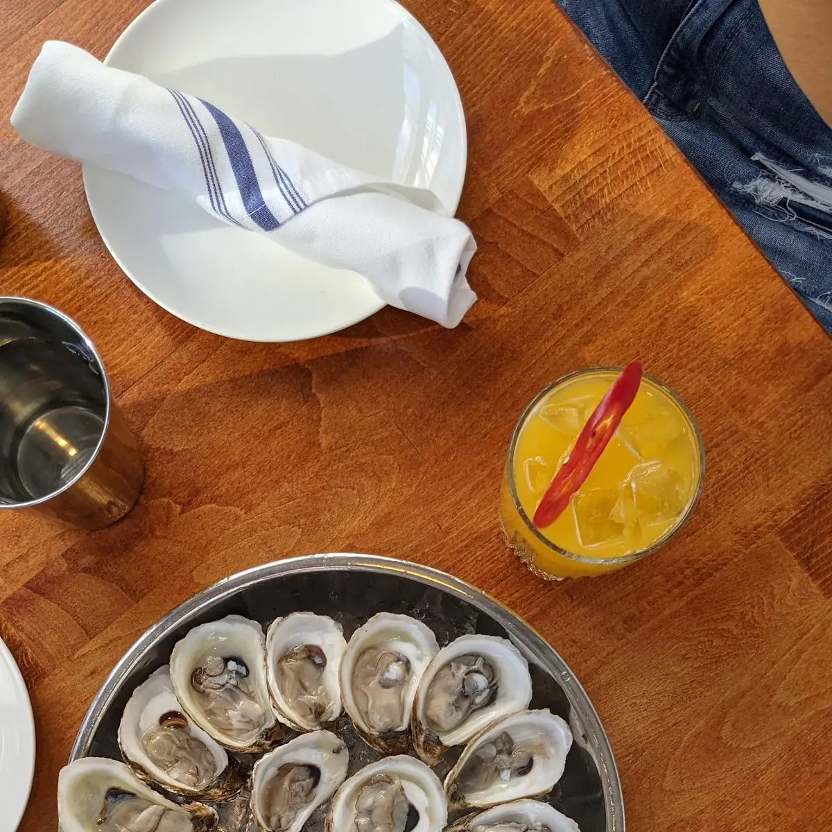 Happy Hour Oysters