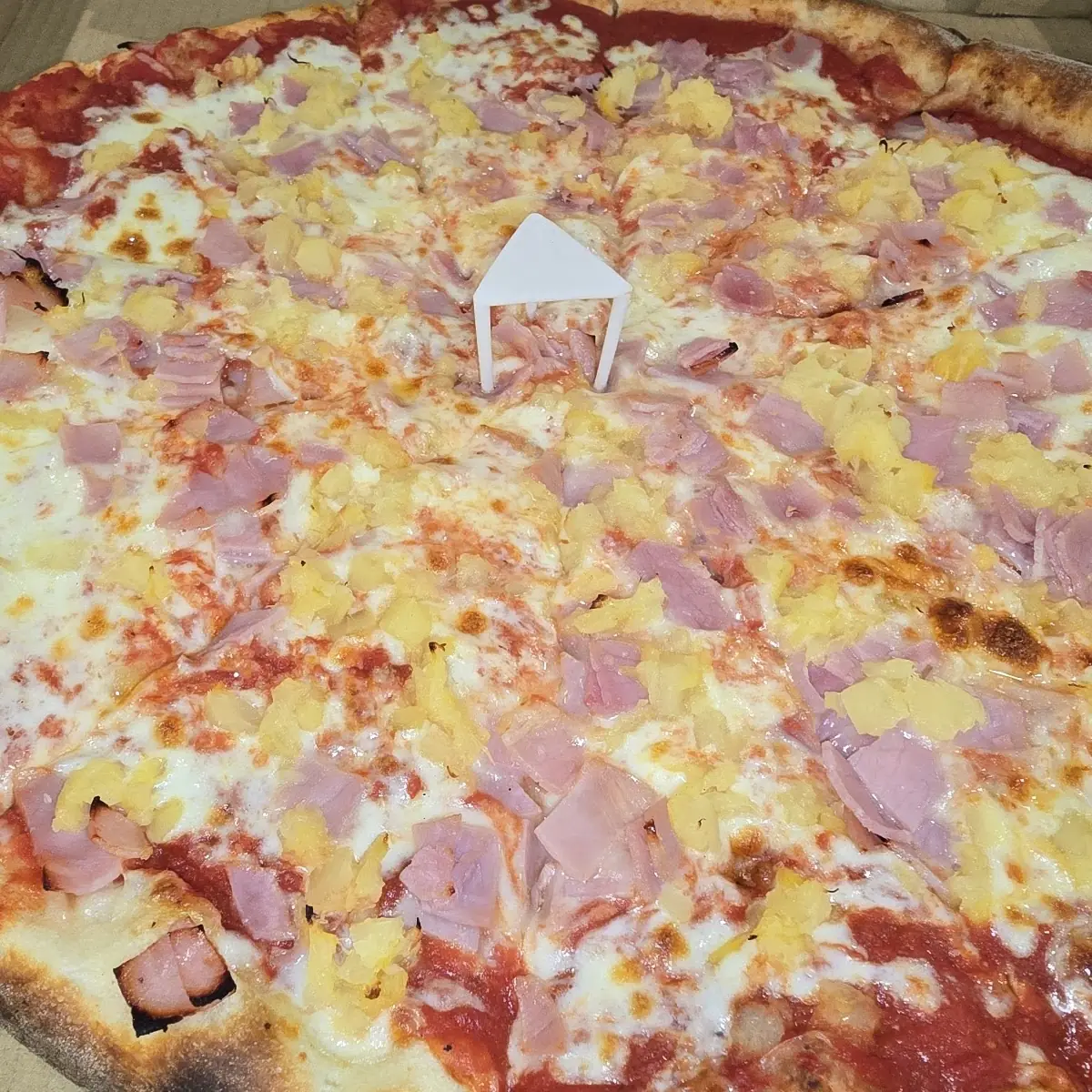 Hawaiian Pizza