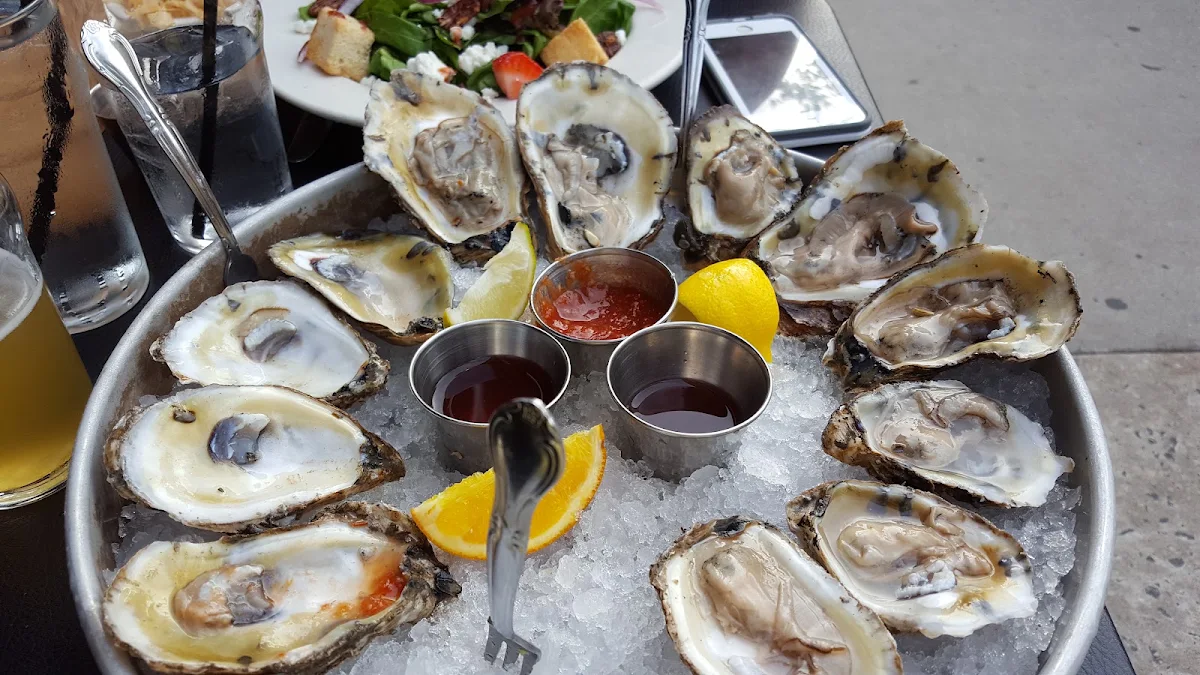 Happy Hour 1 Oysters