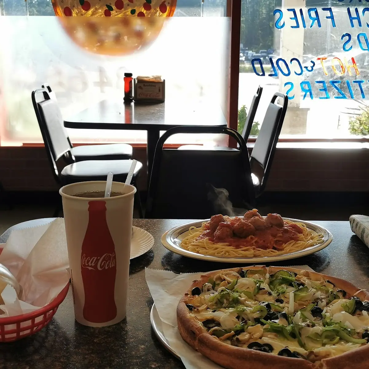 Vegetarian Pizza & Spaghetti w Meatballs