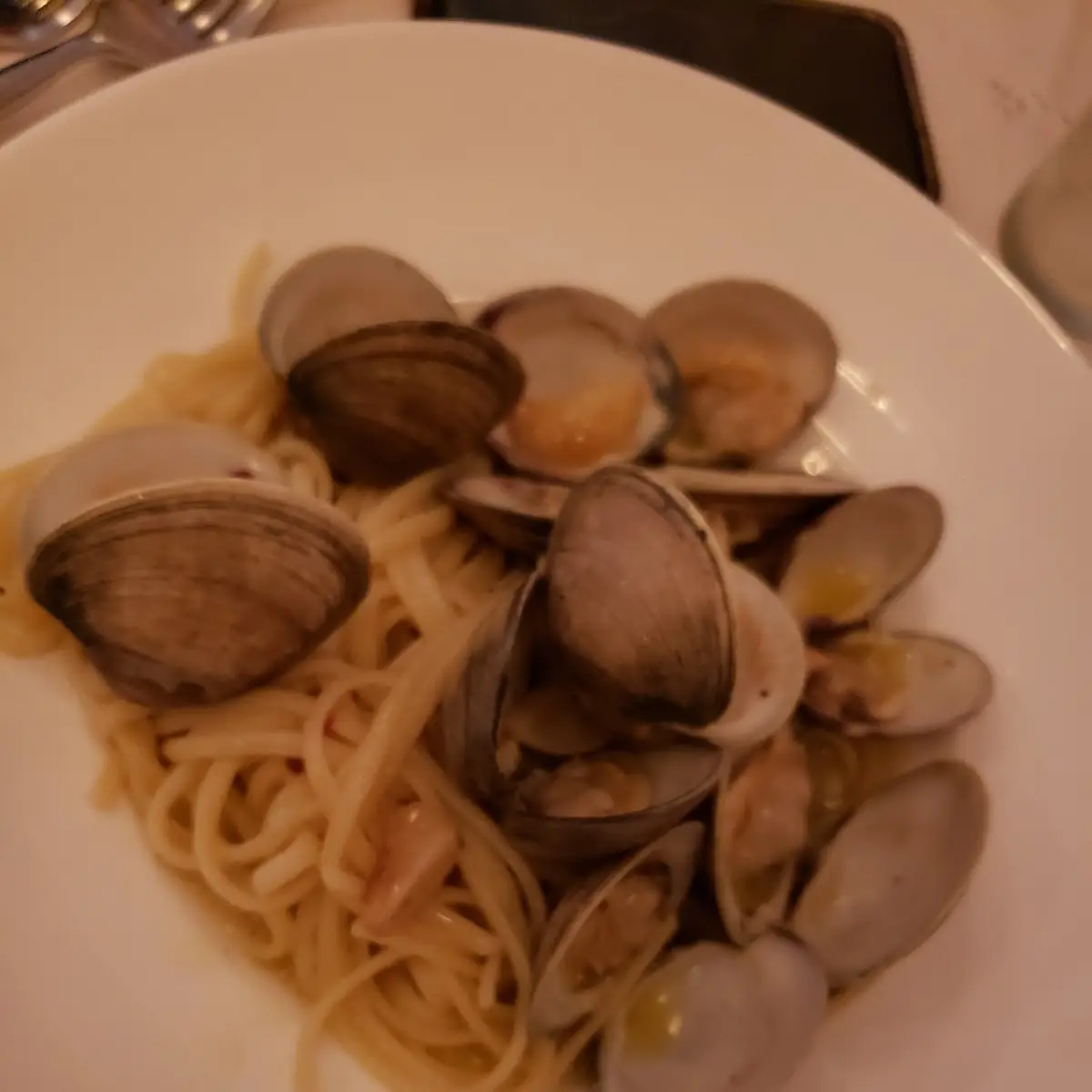 Linguine with Clams and White Wine Sauce