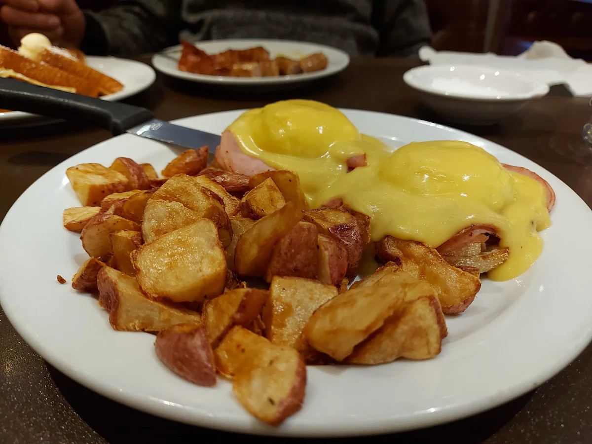 Eggs Benedict, Denny's Restaurant Abbotsford - Mt. Lehman
