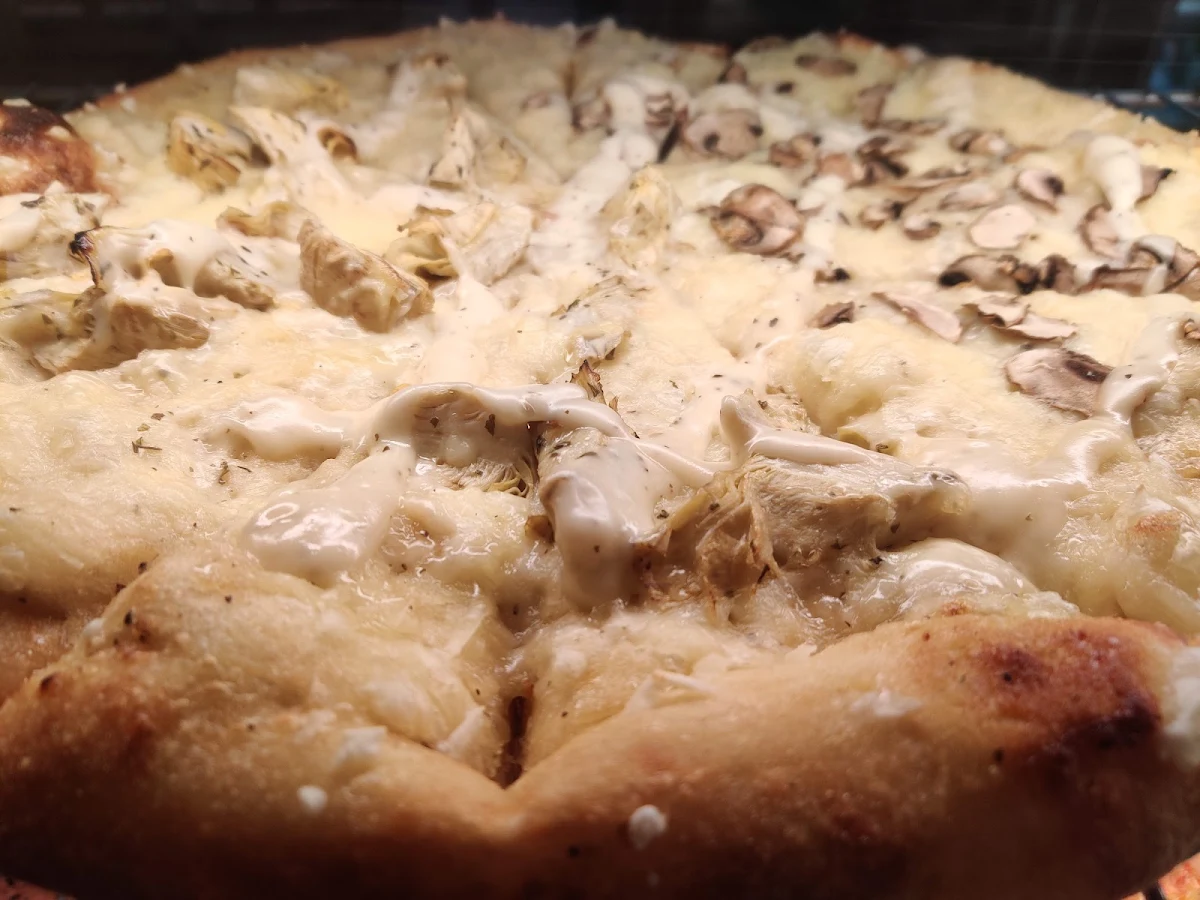 Chicken Cheese Pizza, Pizza Pizza