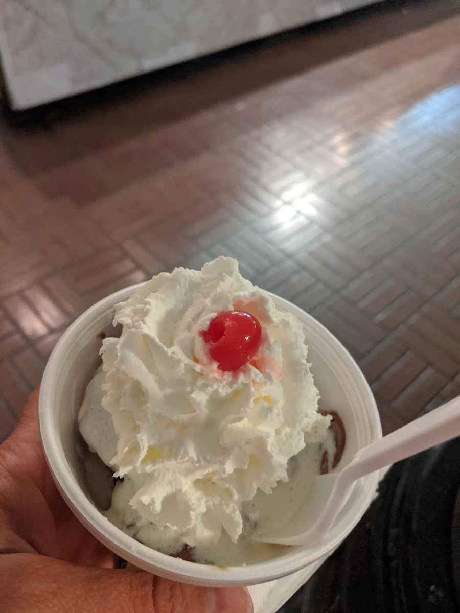 One Topping Sundae