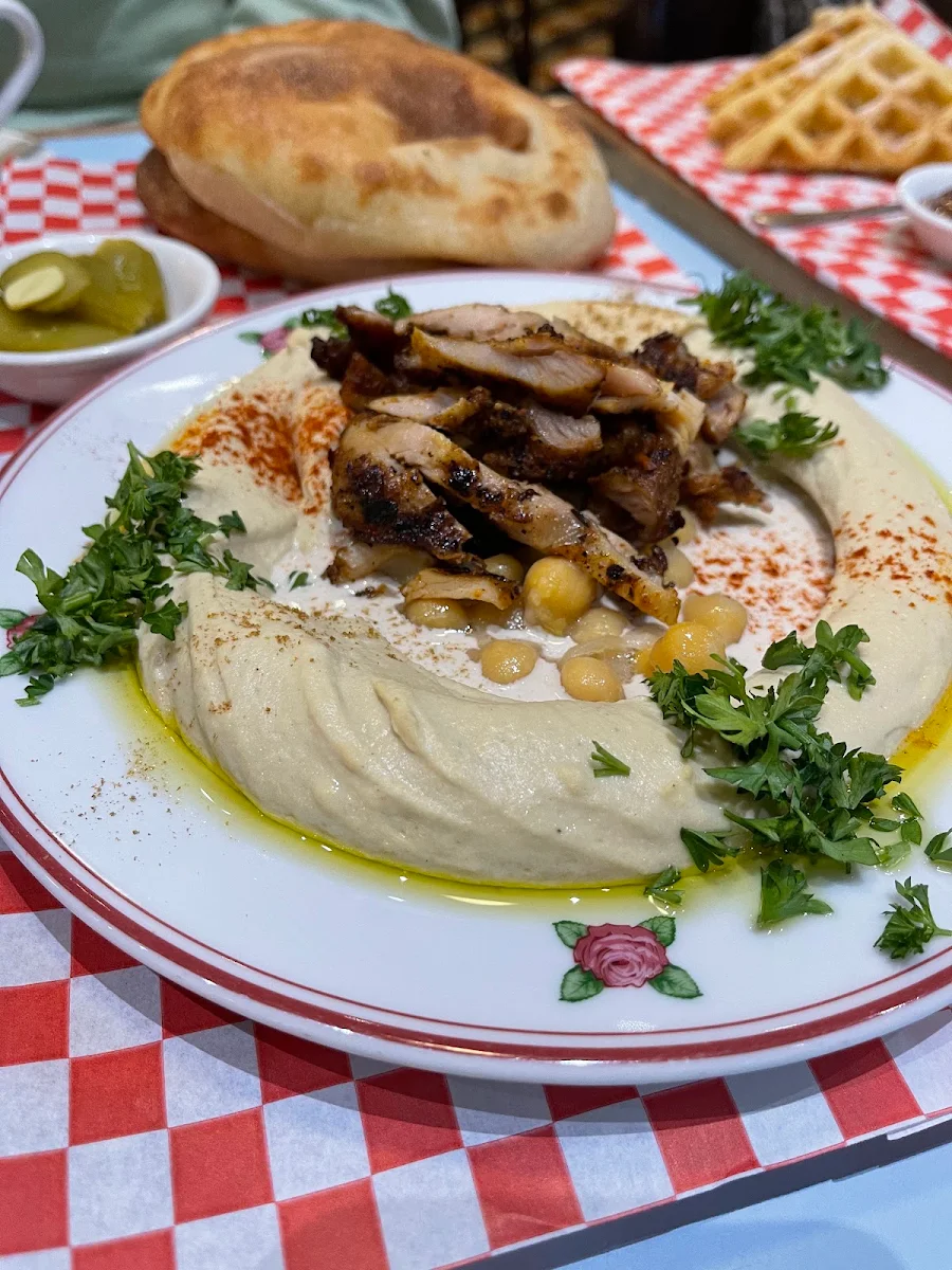 Chicken Shawarma Hummus, Cafe Landwer