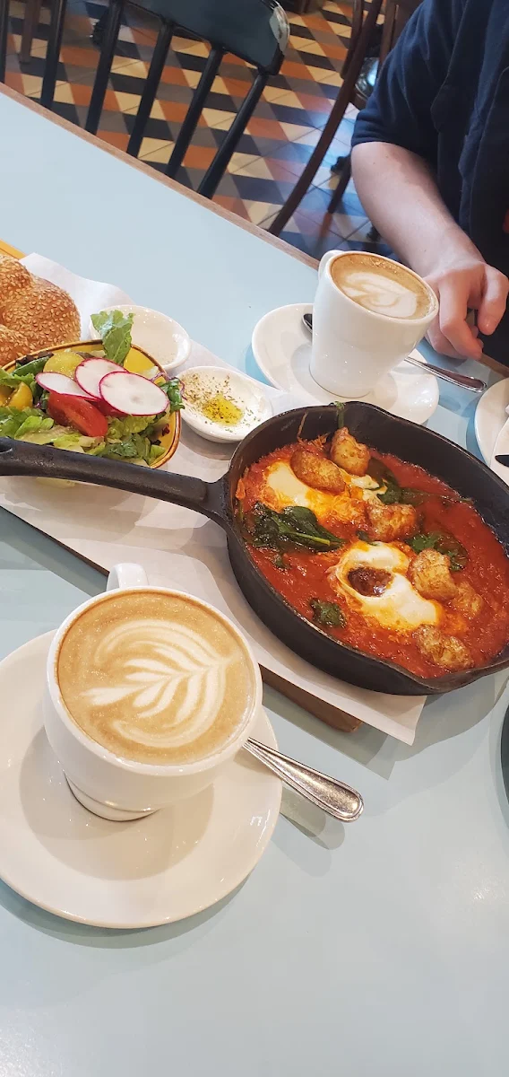 Halloumi Shakshuka, Cafe Landwer